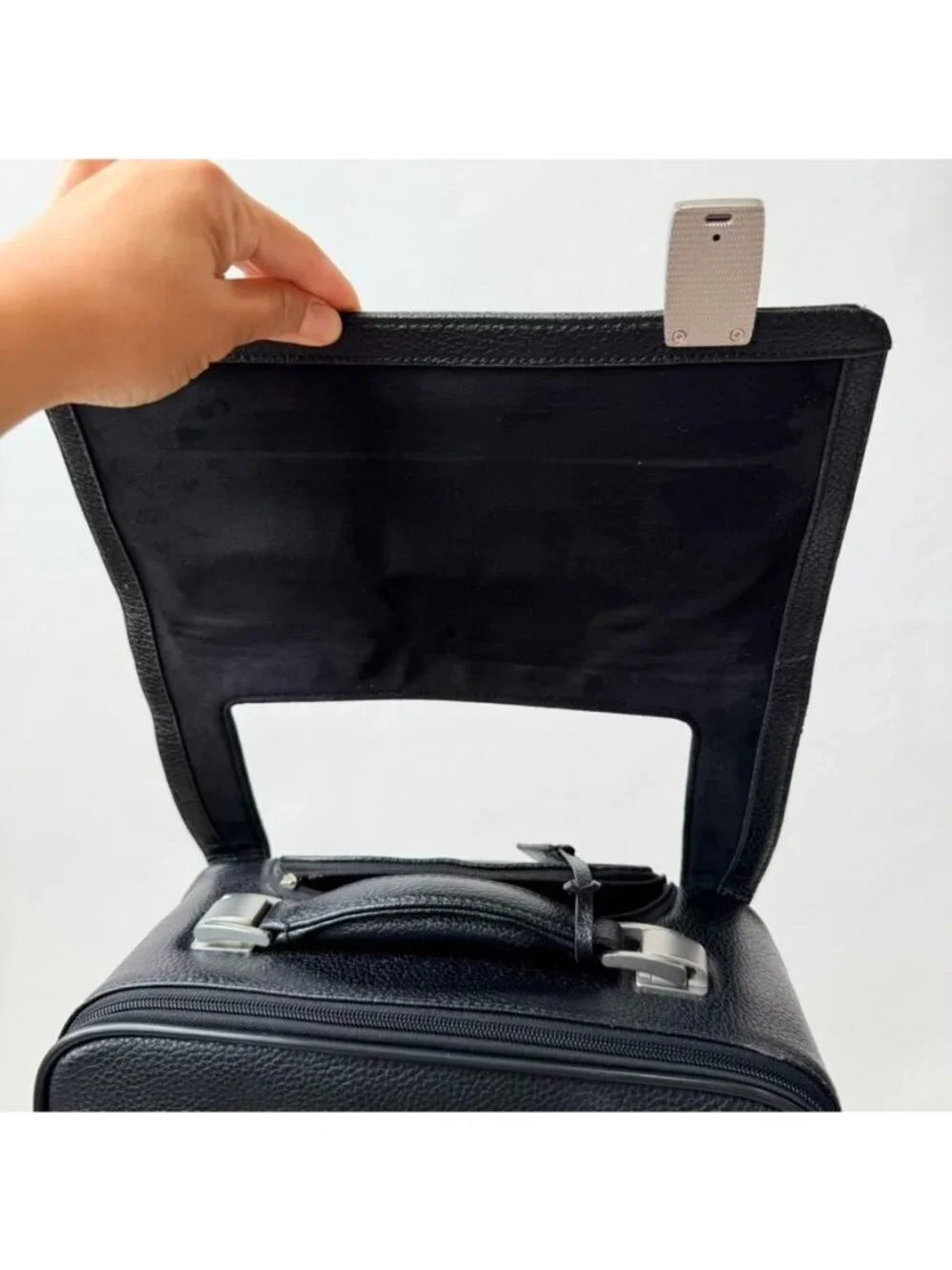 Brooks Brothers Rolling Weekend Carry-On Leather Suitcase Black